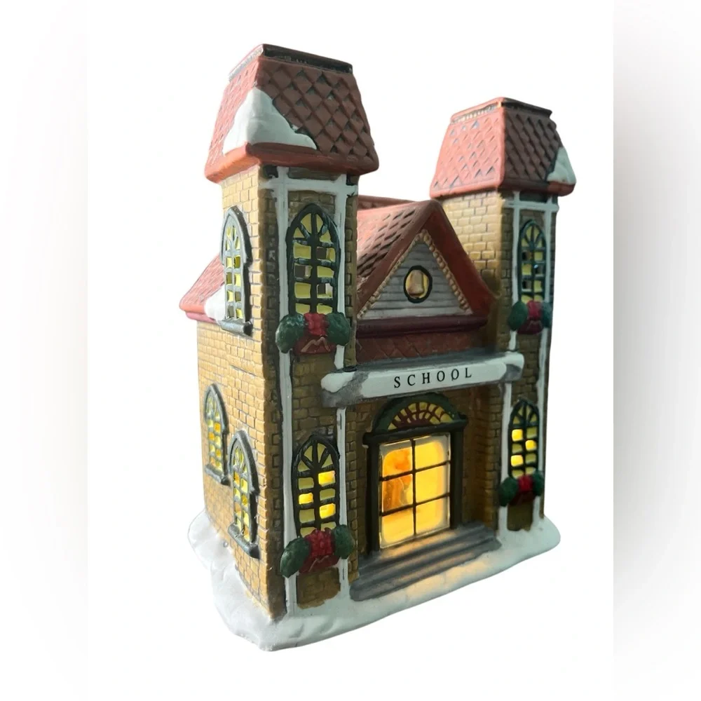 Long rich vintage 2000 ceramic light up school house
